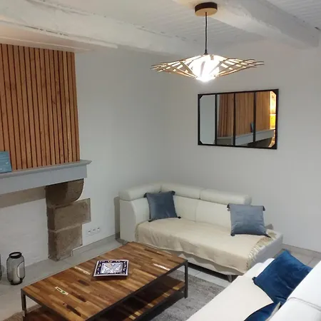 بيت للعطل Charmy